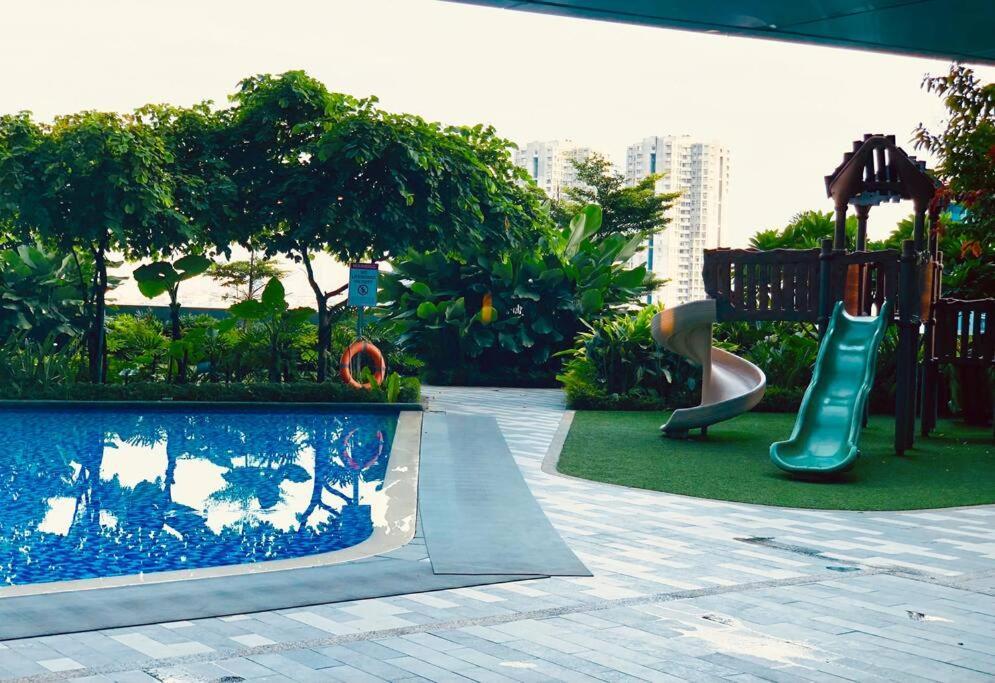 Air Residence 1Br With Balcony Free Netflix And Disney Plus Манила Экстерьер фото