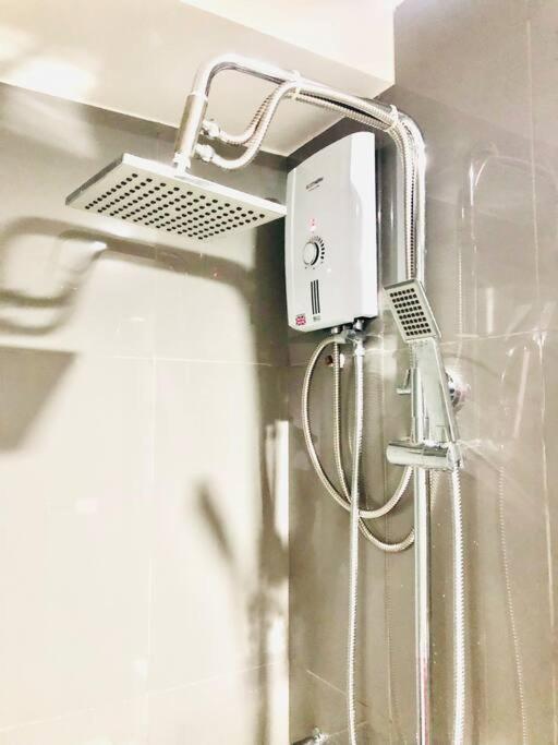 Air Residence 1Br With Balcony Free Netflix And Disney Plus Манила Экстерьер фото